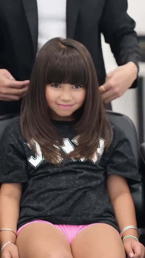 Cover for Medium length layer with bang bobhair hairsalon hairtutorial shorthair salon hair 40232 #shortvideosscoopz