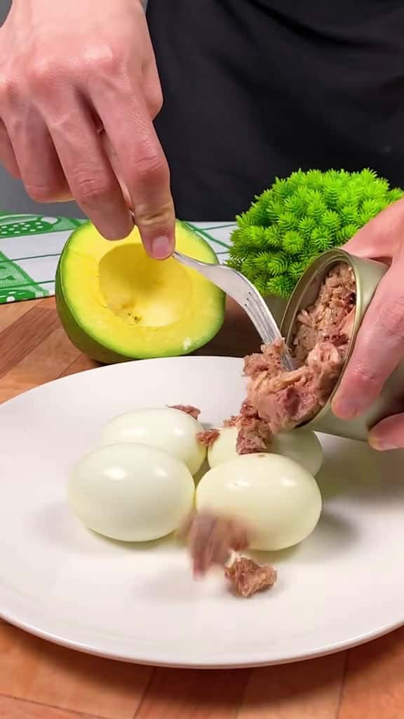 Cover for At n Huevo y Aguacate La Combinaci n Imparable que Tienes que Probar YA saludable desayuno 15502 #trendingscoopz
