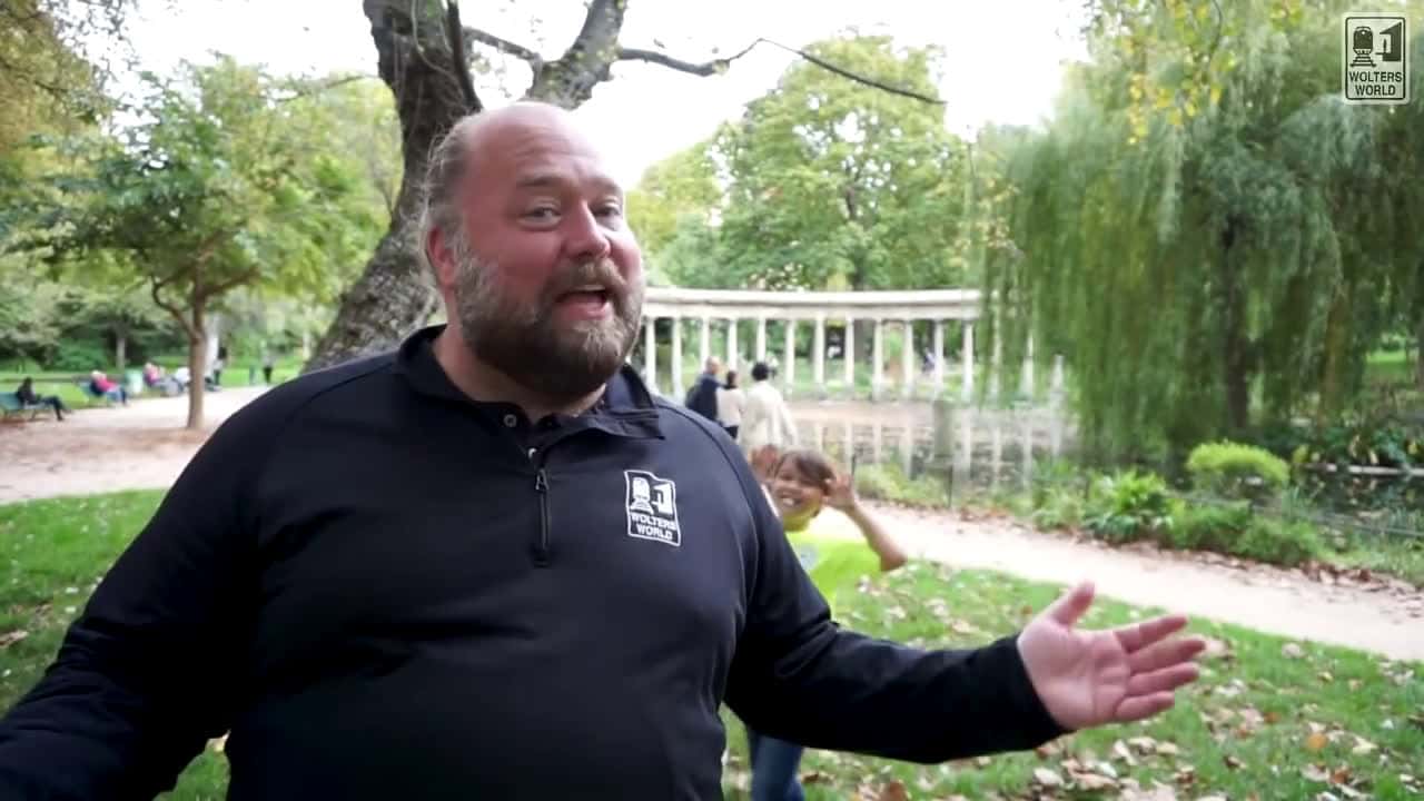 Cover for Biggest Tourist Traps in Paris