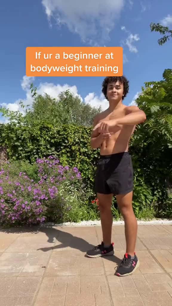 Cover for Bodyweight training simplified 👌🏽 #calisthenics #fitnesstips #fitness #fyp #foryou