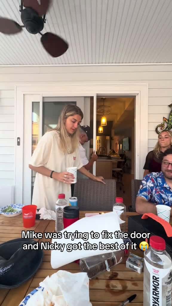 Cover for The Screen Door vs @Barstool Beach House 😭 created by Barstool Sports with moshimo sound design’s Chopin Nocturne No. 2 Piano Mono