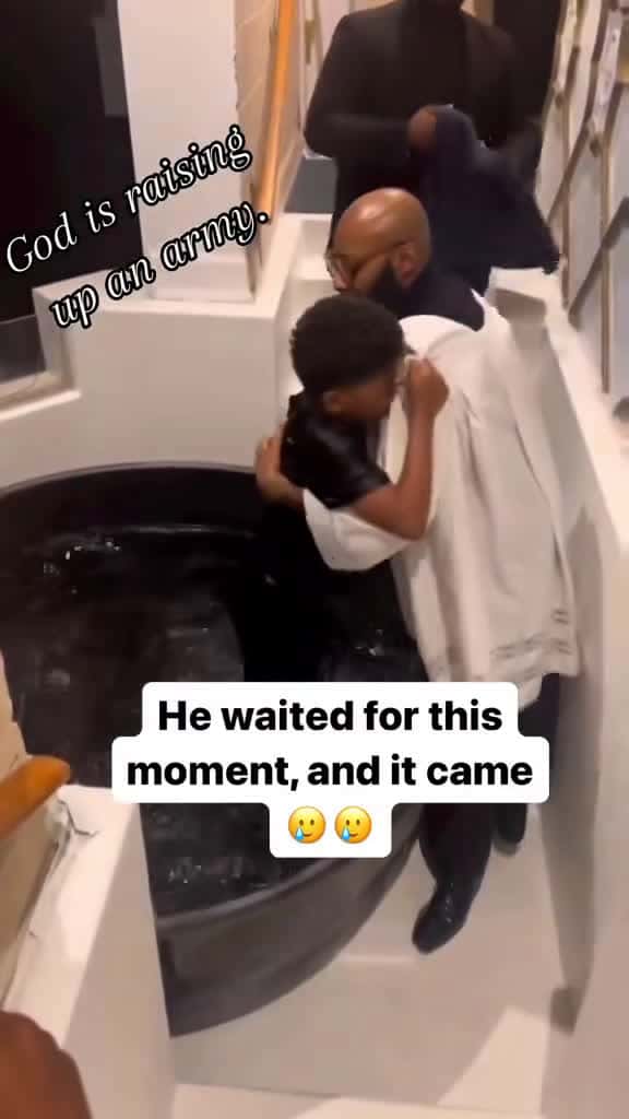 Cover for Praise God!! Hallelujah!!#ThePawfectMoment#CaughtOnCamera