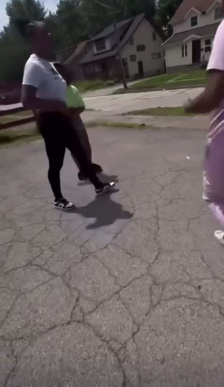 Cover for No fighting in a parking zone #salt #caughtoncamera