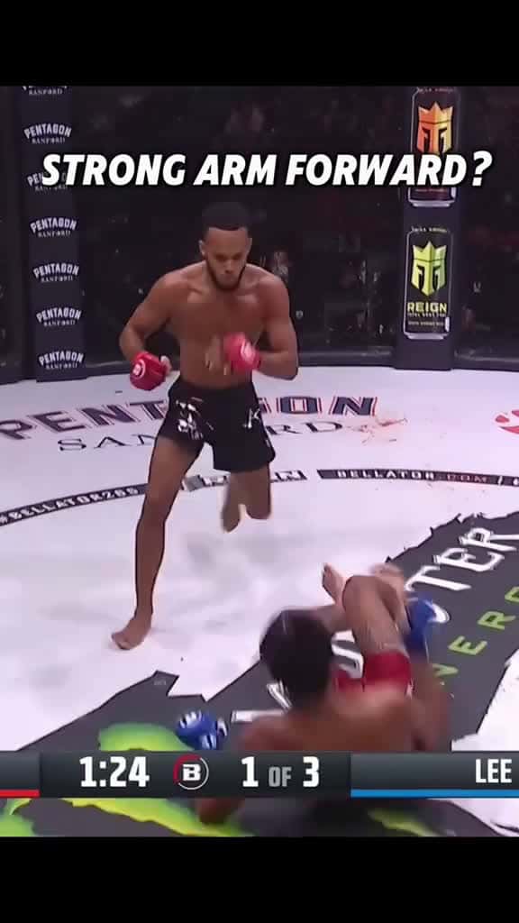Cover for The benefit of outstanding with your power arm forward in a fight #boxing #mma #ufc #muaythai #kickboxing   created by Aunolugo with Aunolugo’s original sound