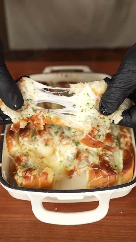 Cover for I only use the best ingredients KINGS HAWAIIAN kingshawaiian cheeseybread EasyRec 38367 #america