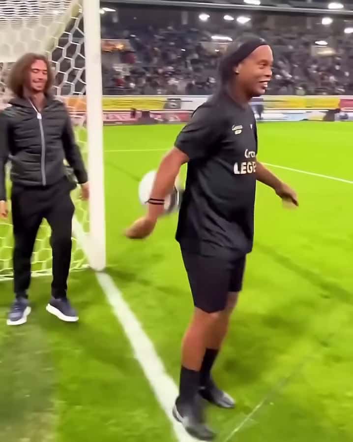 Cover for The great Ronaldinho!