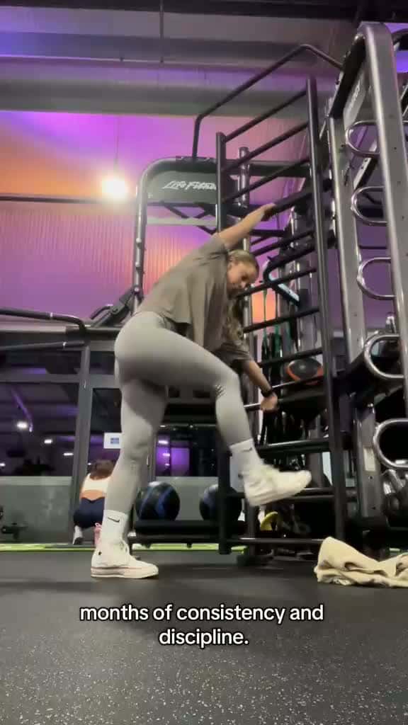 Cover for Still in progress, but I‘m so proud of myself🥹 #calisthenics #calisthenicsgirls #calisthenicsworkout #calisthenicswomen #humanflag #humanflagchallenge #gymprogress #gymmotivation 