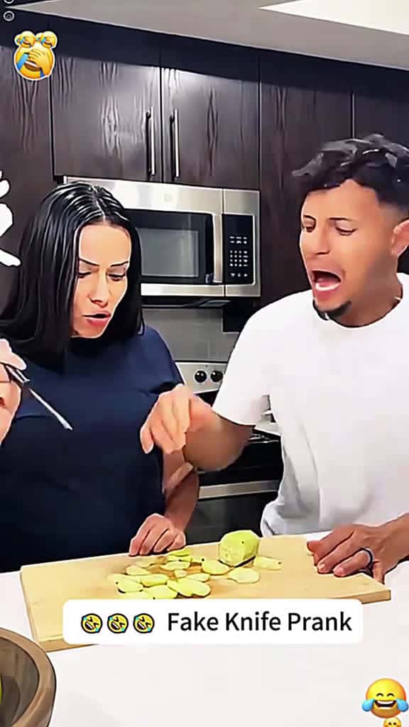 Cover for scareprank scarecam scary scared funnyvideos funnyprank foryour foryoupage funny haha funn 36606 #ilovescoopz