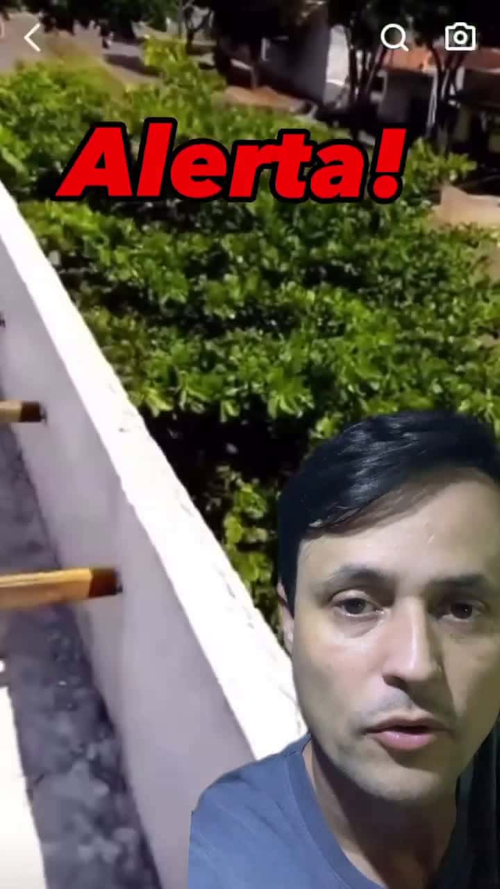 Cover for Nunca se arrisque em uma obra Use os EPIs E tenha sempre ateno durante a obra Sendo voc empregador o empregado segurana em primeiro lugar Segurana Obra ConstruoCivil Aci