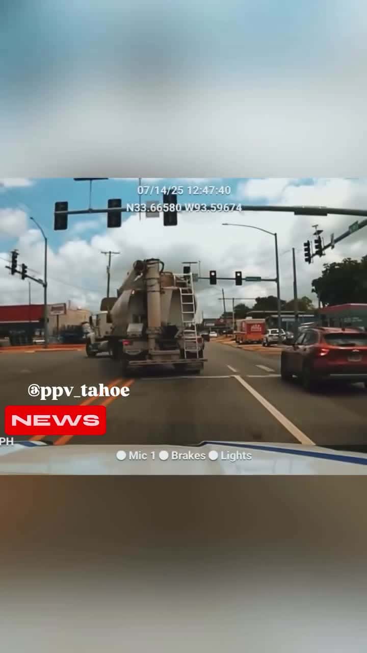 Cover for 📍ArkansasWomen leads Arkansas State police on high-speed pursuit trying to save her dying dogThe incident occurred on July 14, 2025The driver was arrested and charged with Fleeing, reckless driving, resisting arrest and fail...