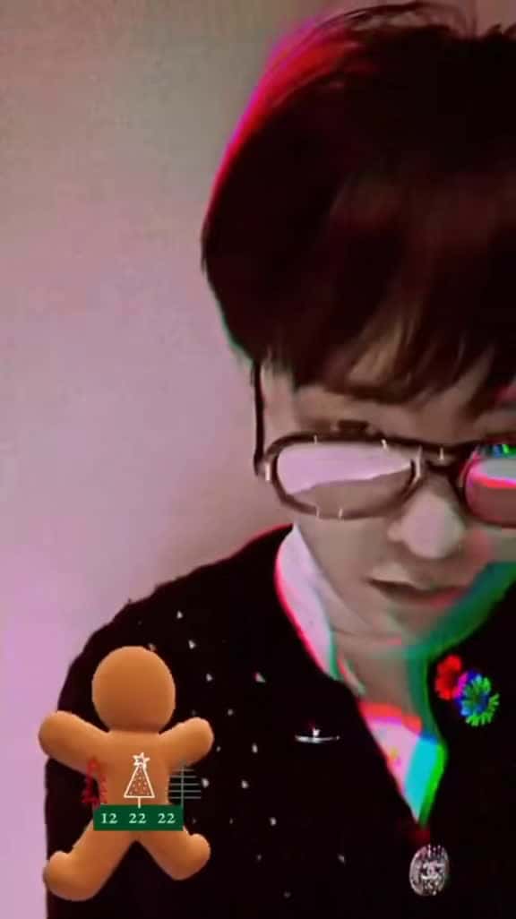 Cover for [12.22.2022] G-DRAGON update Instagram ❤ Merry Christmas coming soon 🌼 #GDRAGON #xxxibgdgrn #권지용 #KwonJiYong #bigbang #gd #cool #foryou #fypシ #fyp #supperstar #kingofkpop