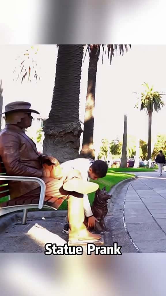 Cover for Statue prank funny funnyvideos bushman prank scary haha usa Foryou statue bushmanprank fyp 14189 #trend