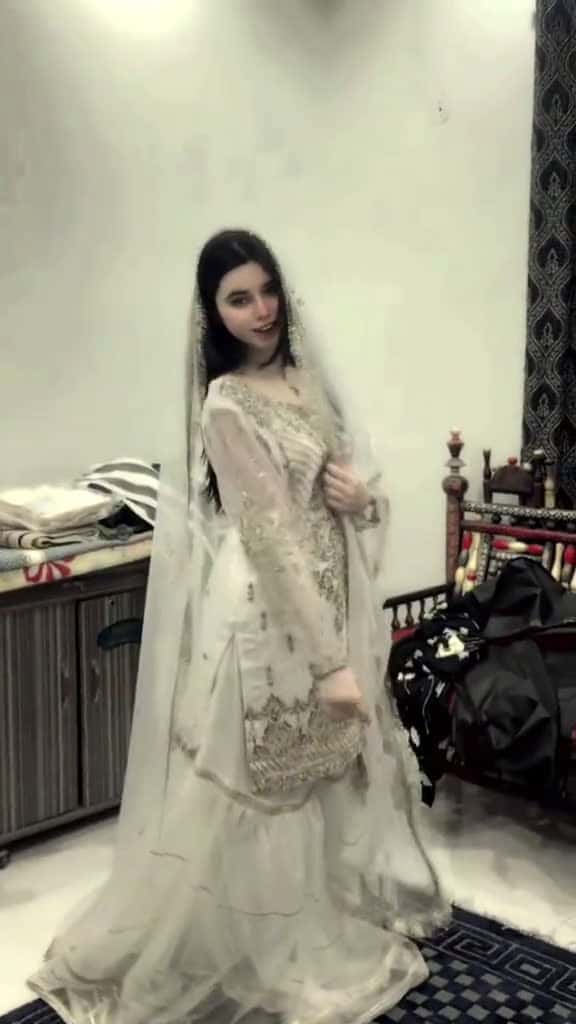 Cover for Or mey gum-shuda  ko PTA hi ni   K uski BV abh tak single hy  . . IG  mano rajput 82568 #trend