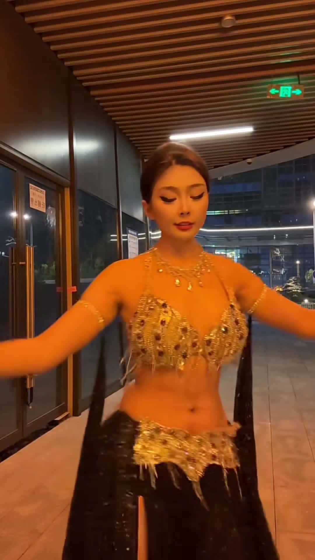Cover for #UnpopularOpinion  #baile  #bellydance  #foryou  #shorts  #scoopz 