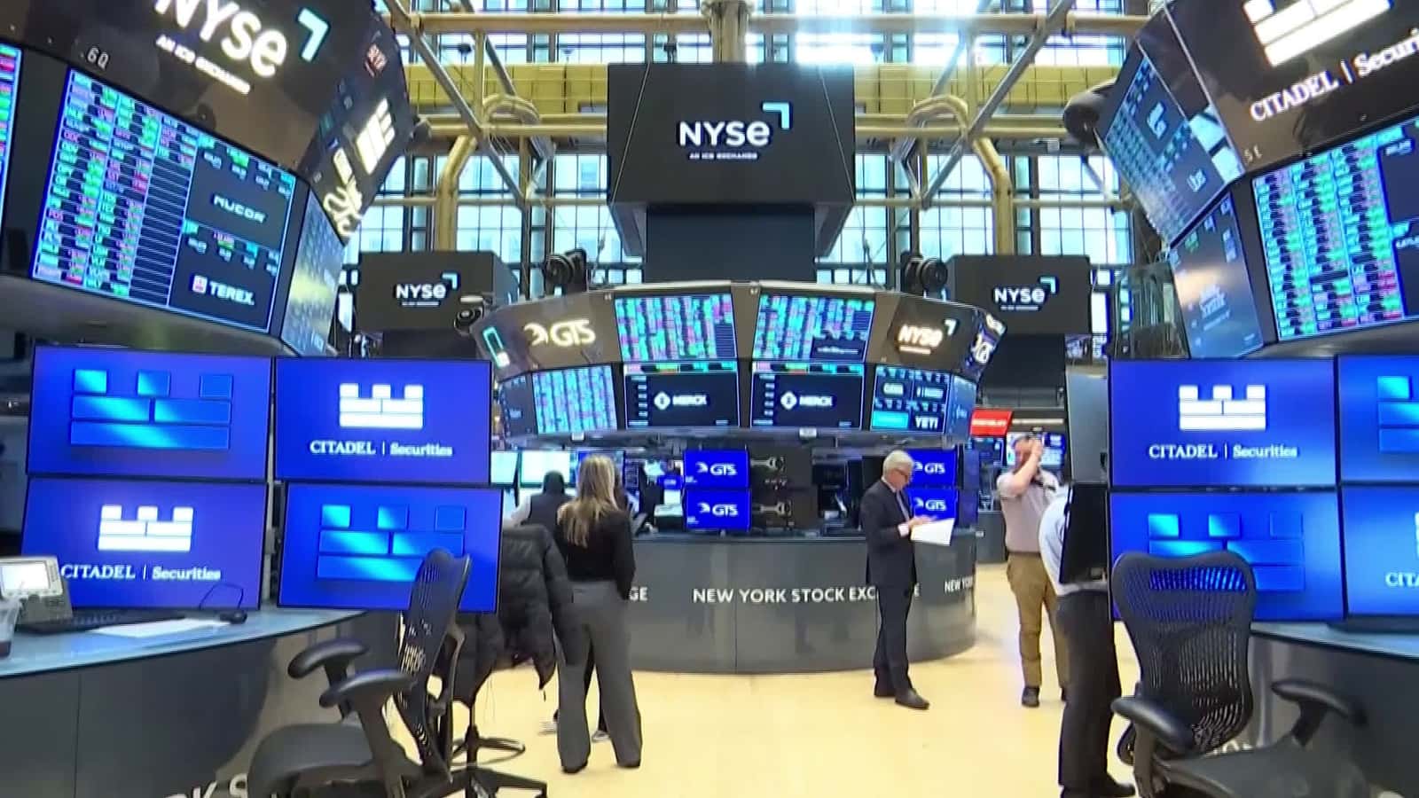 Cover for Wall Street ends lower as investors consider tariff impact on earnings