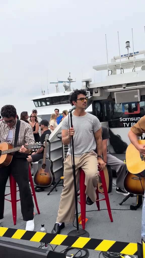 Cover for SOS  #jonasbrothers #joejonas #nickjonas #kevinjonas @Jonas Brothers  created by aliciamlv with aliciamlv’s original sound