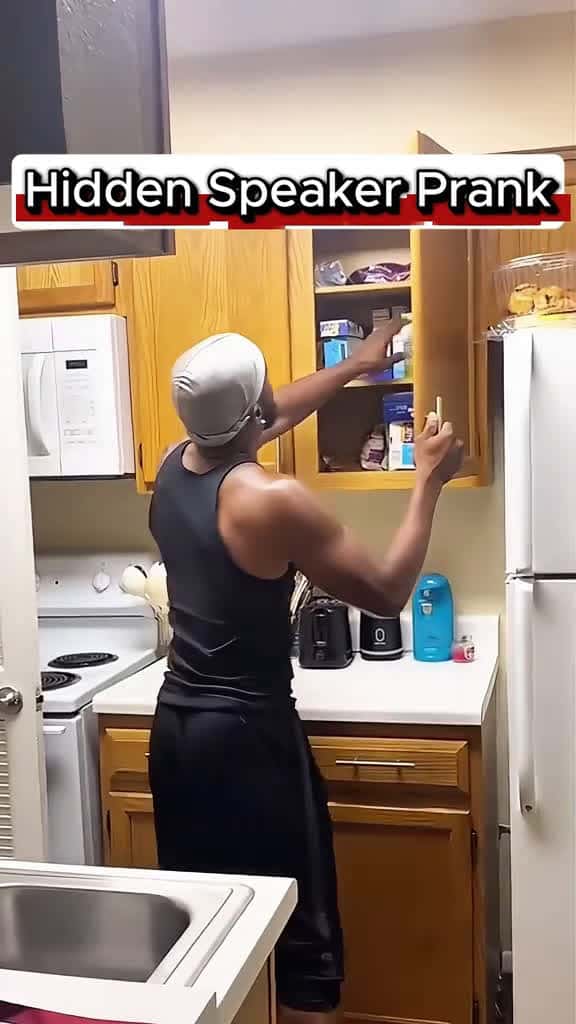 Cover for Hidden speaker 🔊 prank 🤣🤣#scare #scareprank #prank #viral #fun #funny #trending #couple #jumpscare #fyp #foryoupage #family #scared #challenge