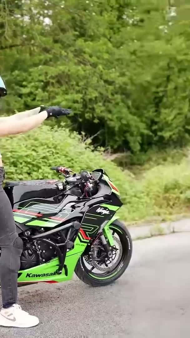 Cover for How to load your bike effortlessly 💪 #motorcycle #dafymoto #kawasaki #fyp #foryou #viral #viralvideo #trending 