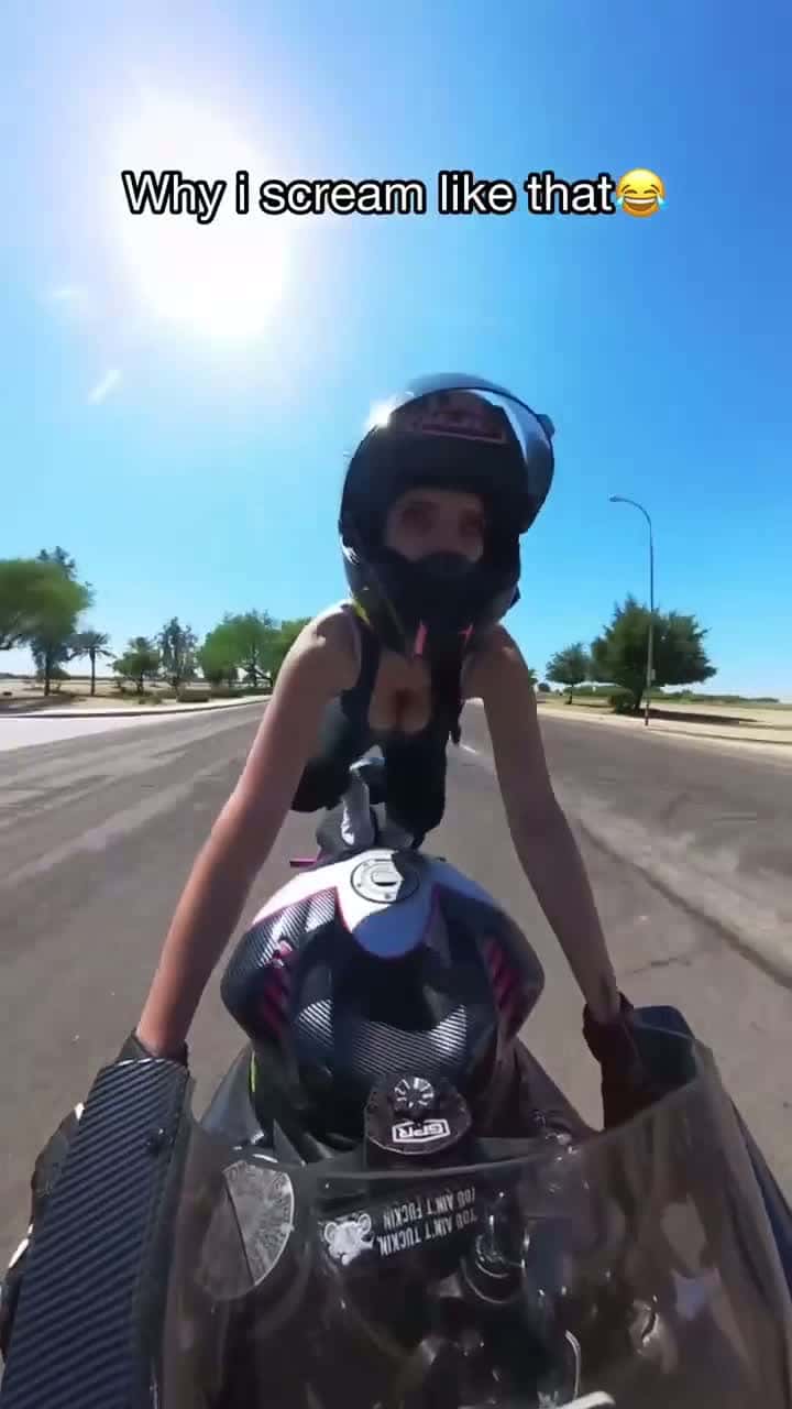 Cover for I’m weak at this😂😂 #moto #motogirl #caughtoncamera #fyp #foryoupage #viral #viralvideo #trending 
