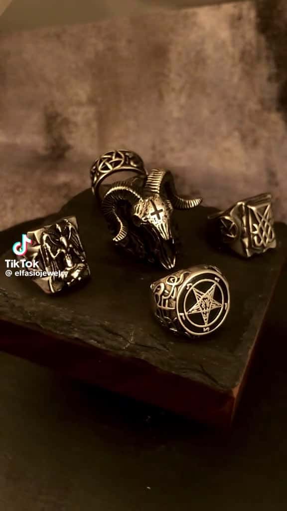 Cover for Cool rings