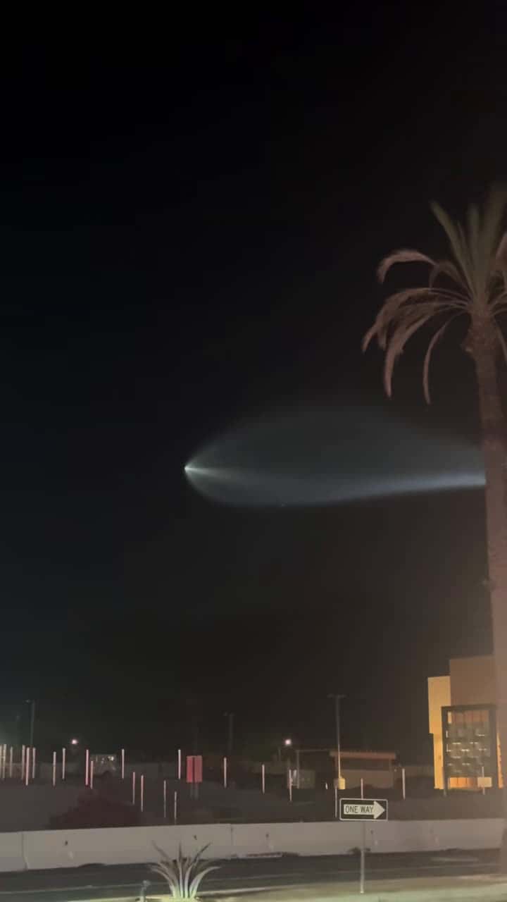Cover for Falcon 9 lights up the Ventura sky with an epic Starlink launch! 🚀✨ #SpaceX #RocketLaunch #Starlink