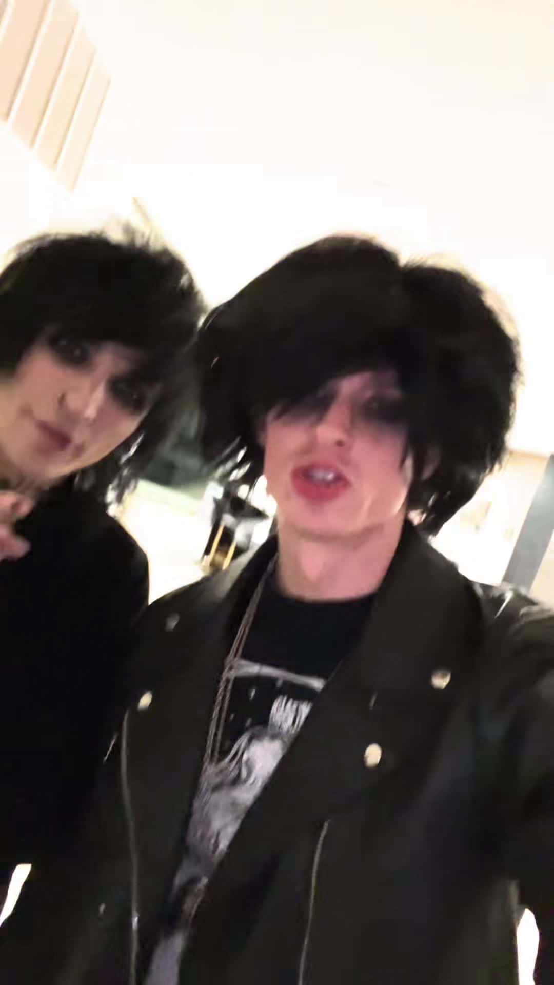 Cover for @Johnnie Guilbert