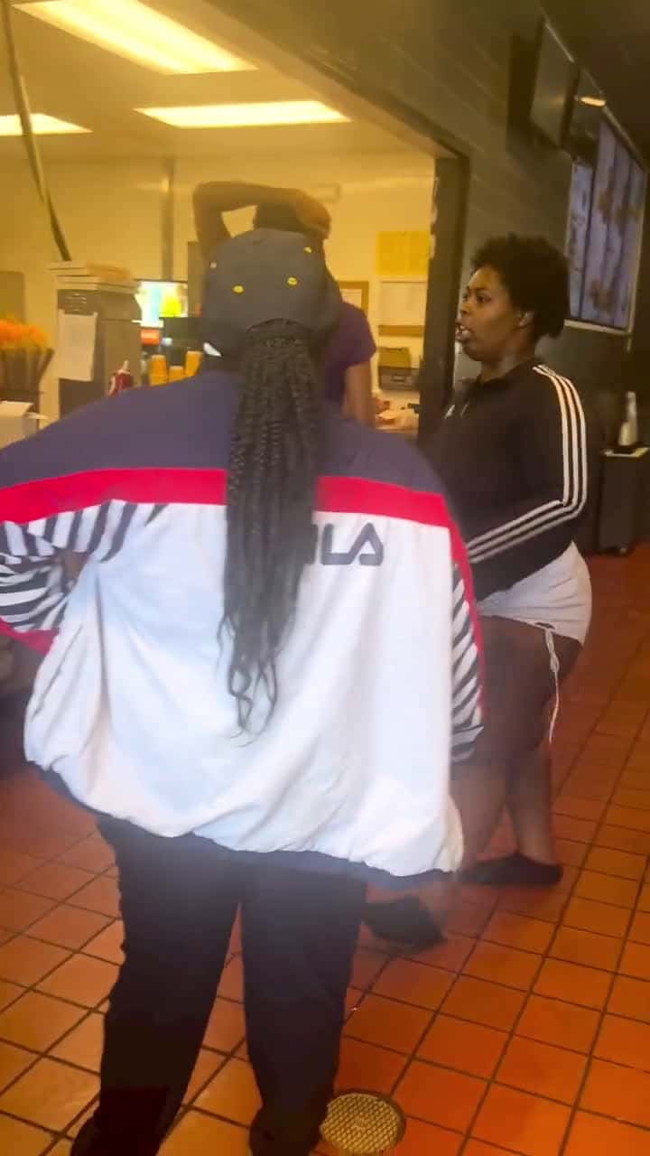 Cover for Why at mcdonalds tho😭😭😭😭 #fight #mcdonalds #food #girls #twitter #entertainment #fy