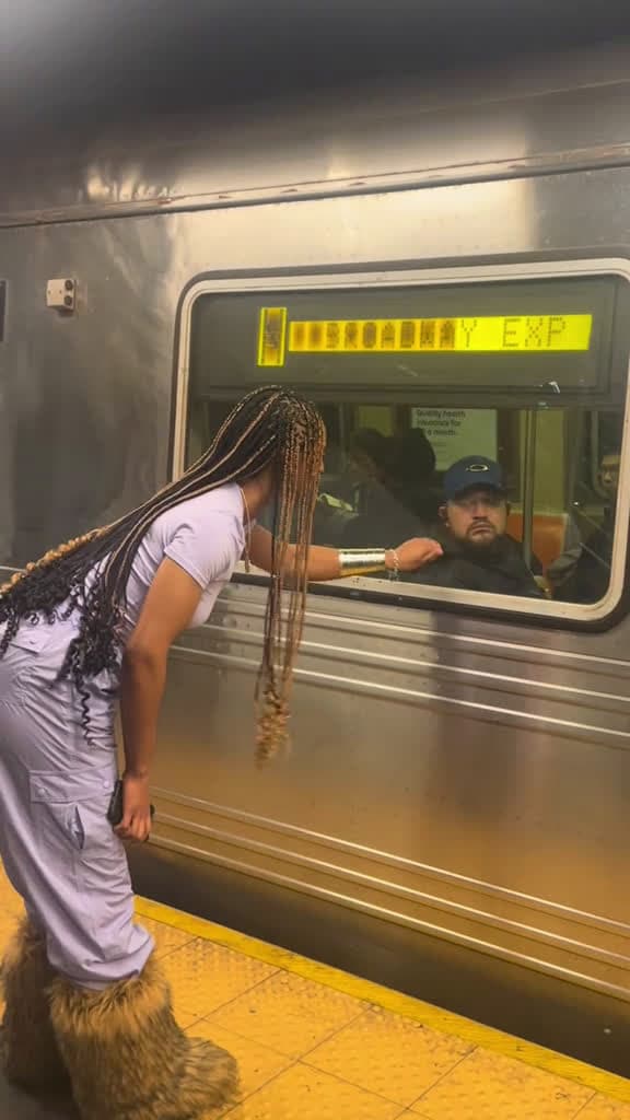 cover for Spreading love in NYC reels nyc Love fyp kindness cute kiss manhattan kisses viralvideo fa 61791 #trendingscoopz