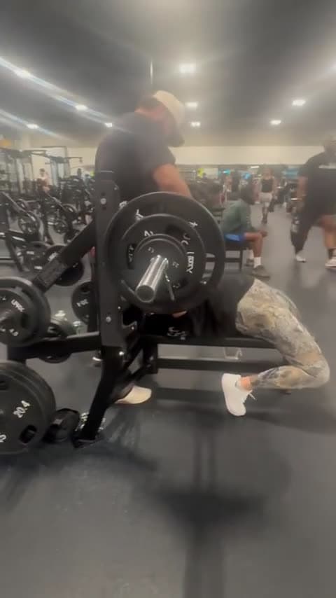 cover for 25-year-old woman hits 200lb bench press milestone! 💪 #BenchPress #StrengthGoals #FitnessJourney