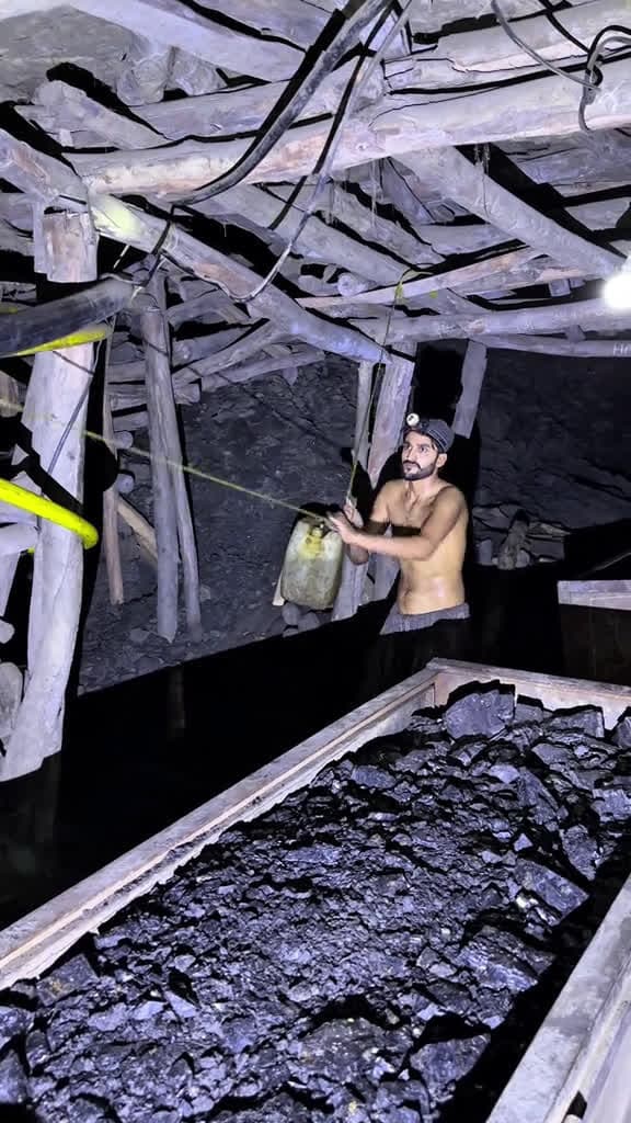 cover for Black diamond mining with 2500 feets deep underground coalminer blackdiamond gold minerals 32726 #american