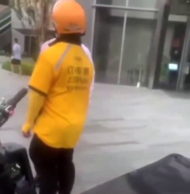 cover for Worker should of kept his helmet on ☠️ #fight
