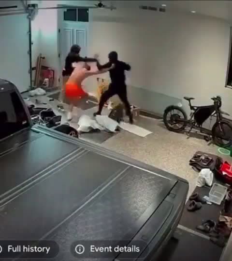 cover for Broke into the wrong house and got folded like laundry 😤📦 #CaughtOnCamera#HomeDefense#WrongHouse#InstantKarma#StreetJustice#FightBack#SecurityFootage#DontTryThis#ViralFight#ProtectYourHome#HomeownerHands#RealLifeHero#TheyPickedTheWrongDoor#NoChillDefense#KnockoutMode