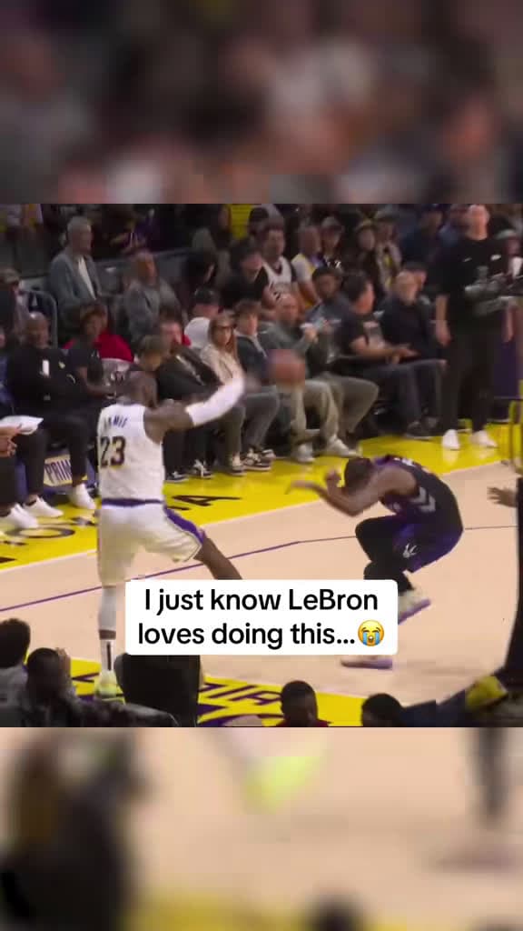 cover for LeBron's bored look, but the game is still on fire 😂🔥 #LeBronJames #Lakers #NBAMemes #Basketball