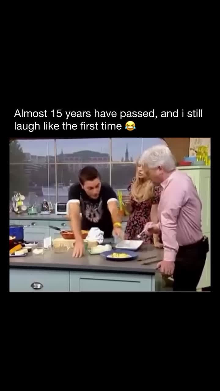 cover for #TooFunnyToScroll #meme