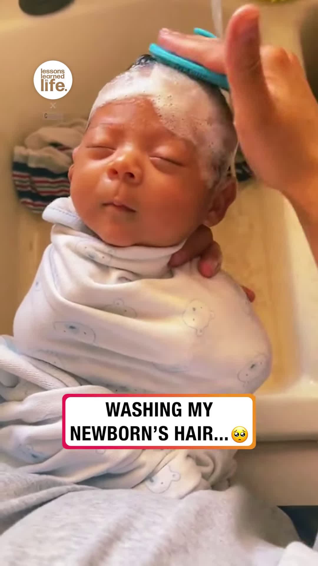 cover for #TooFunnyToScroll Washing my newborn's hair for the first time