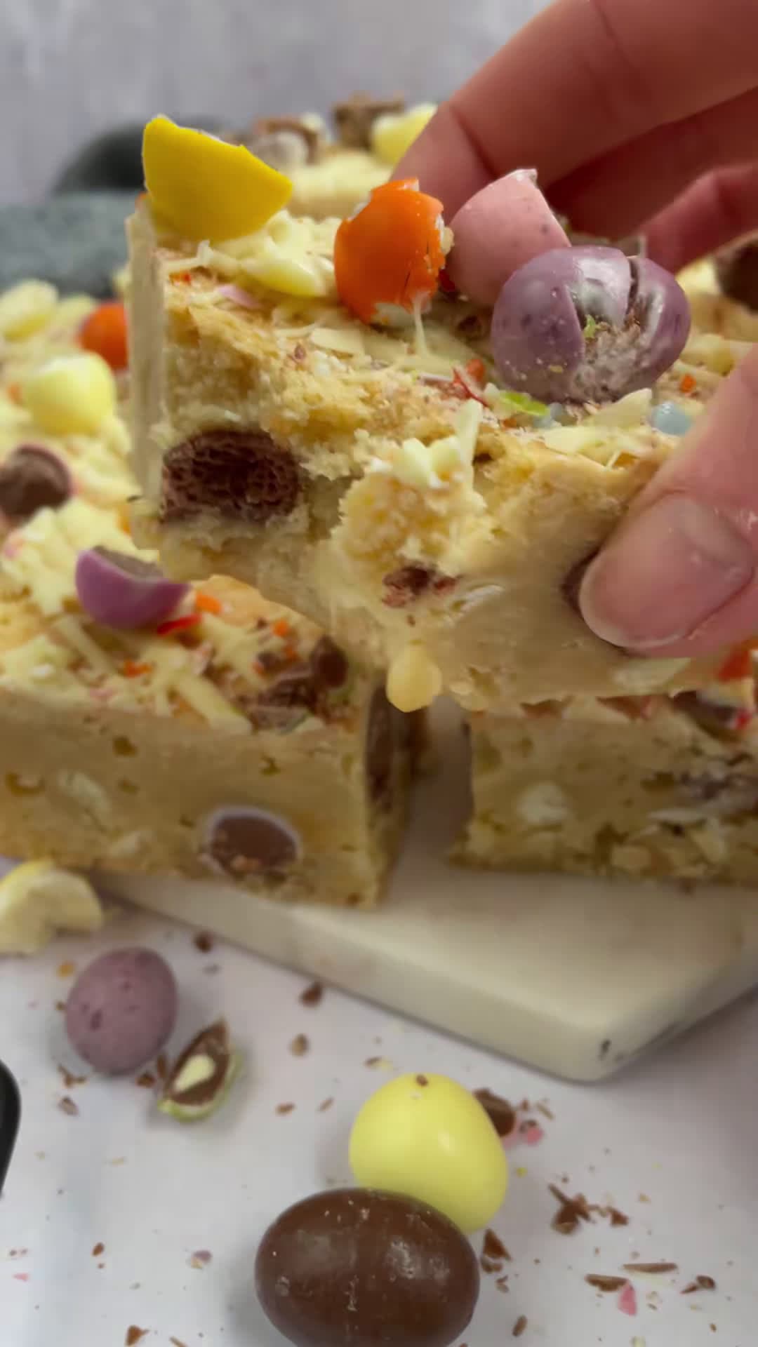 cover for Easter blondies are the best 🤤 full recipe on my blog #fyp