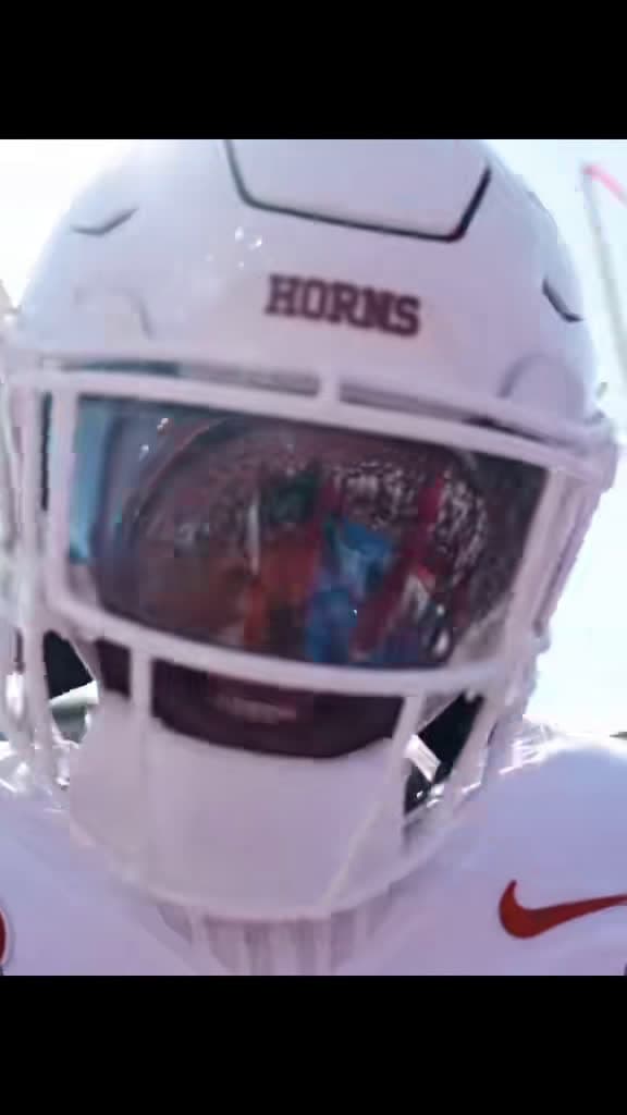 cover for OMG, freshman phenom on the rise—watch him light up the field! 🔥🏈 #hookem #texaslonghorns #CollegeFootball