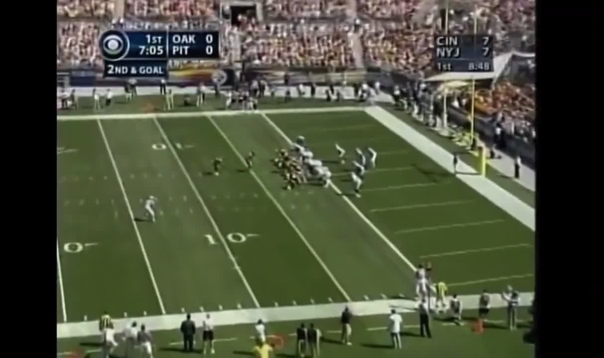 cover for Bettis' legendary day: 5 carries, 3 rushing TDs, and just 1 rushing yard in a Steelers win. The Bus delivers a historic performance. 🔥🏈 #Steelers #JeromeBettis #TheBus #NFLHighlights