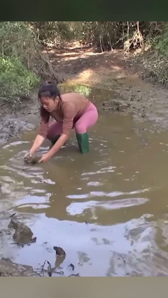cover for Full video  beautiful girl catch fish fishsing002 foryou 59615 #us