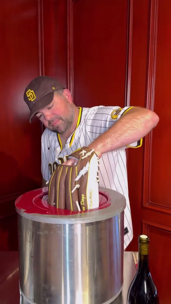 cover for MLB wine wax 06238 #trendingscoopz