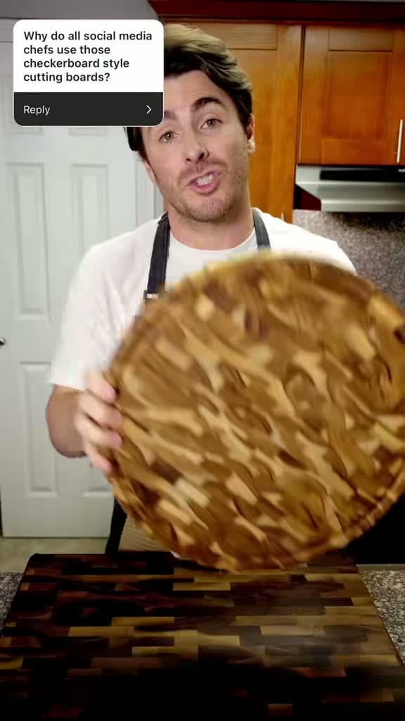 cover for Ever noticed why so many chefs use the same cutting board? Wood vs. plastic coming next, plus top buying tips! 🍴 #cuttingboard #kitchentips #foodie #cookinghacks