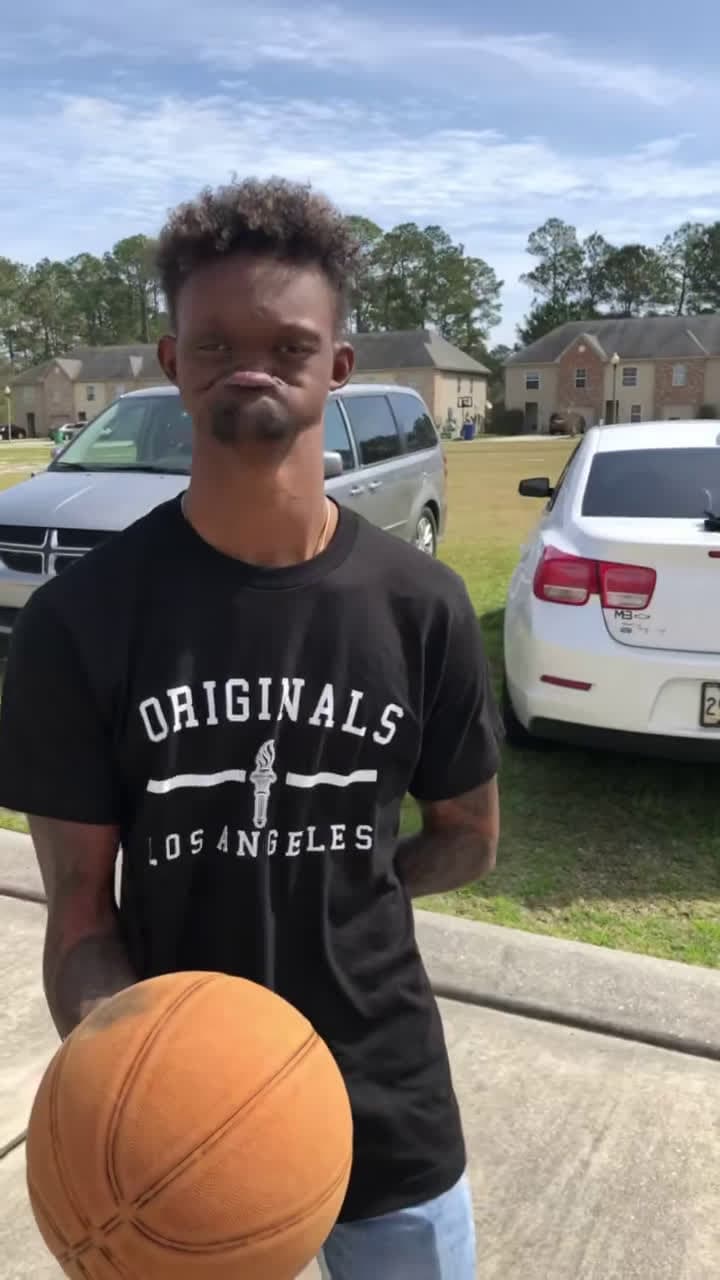 cover for #onehandchallenge going dumb !!