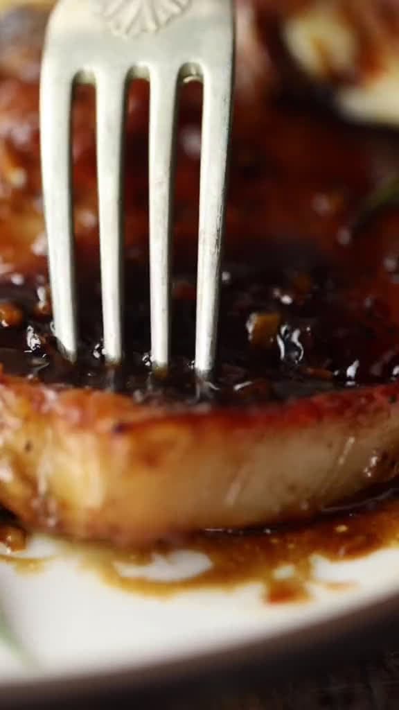 cover for Honey Garlic Pork Chops  honeygarlicpork porkchops dinnerinspodinnerrecipes 33446 #american