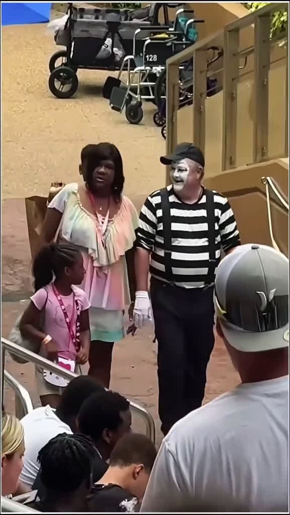 cover for Tom mime funny mime funny funnyvideos seaworld viral tomthemime orlando clown comedy trend 26510 #ilovescoopz