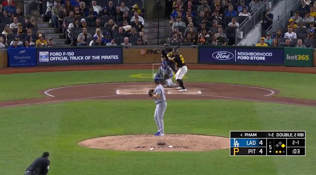 cover for Clayton Kershaw pulls off a jaw-dropping catch on a line drive from Tommy Pham! ⚾🔥 #MLB #ClaytonKershaw #HighlightReel #BaseballMagic