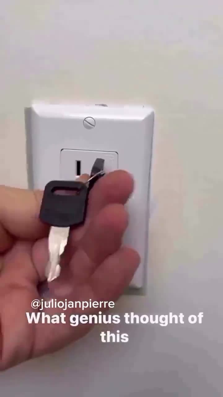 cover for 😱😂😂 Watch till the end you would be shocked #funny #viral #fyp #lifedrama #trending #caughtoncamera #scoopz 