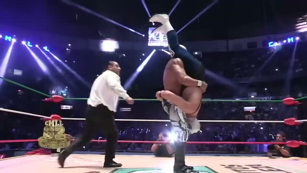 cover for 10 years ago, La Sombra lost his mask to Atlantis at CMLL's legendary 82nd Anniversary Show 🥷🎭 #LuchaLibre #CMLL #LaSombra #Atlantis #MaskLoss