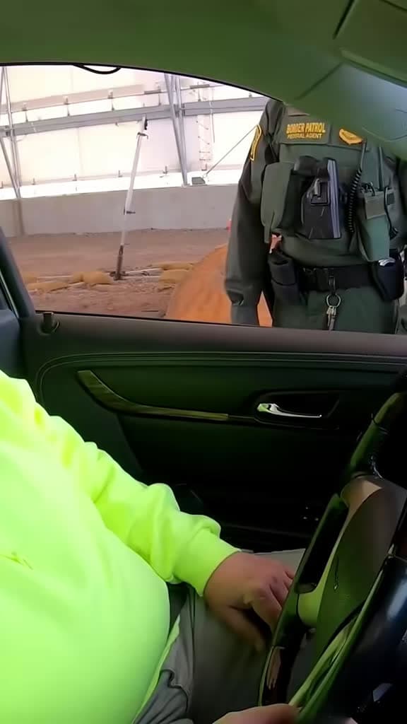 cover for Caught on camera at a US border checkpoint: citizenship declaration refused in a tense exchange 😳 #BorderPatrol #Checkpoint #CaughtOnCamera #USA