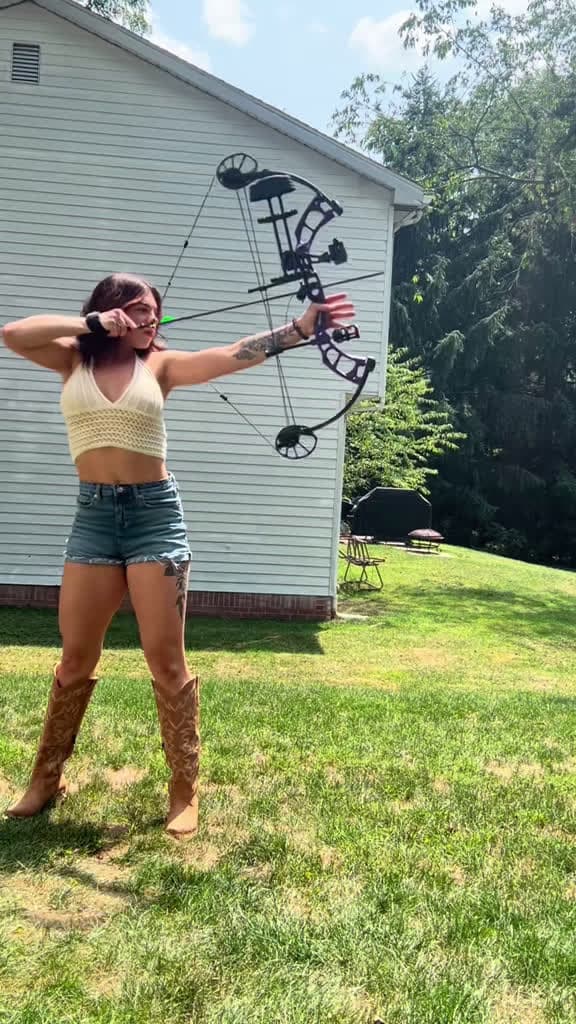 cover for 2 weeks into compound bow practice – tips welcome! 🏹 #archery #compoundbow #bowhunting
