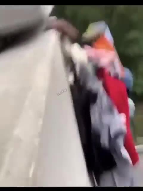 cover for Thief tries to escape after stealing clothes from Forever 21